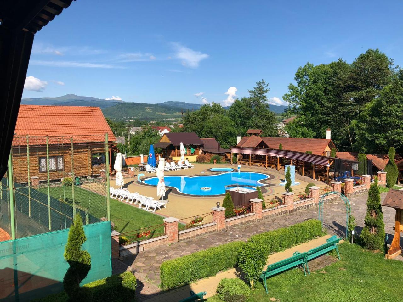 Рутенія Hotel Svalyava Ngoại thất bức ảnh